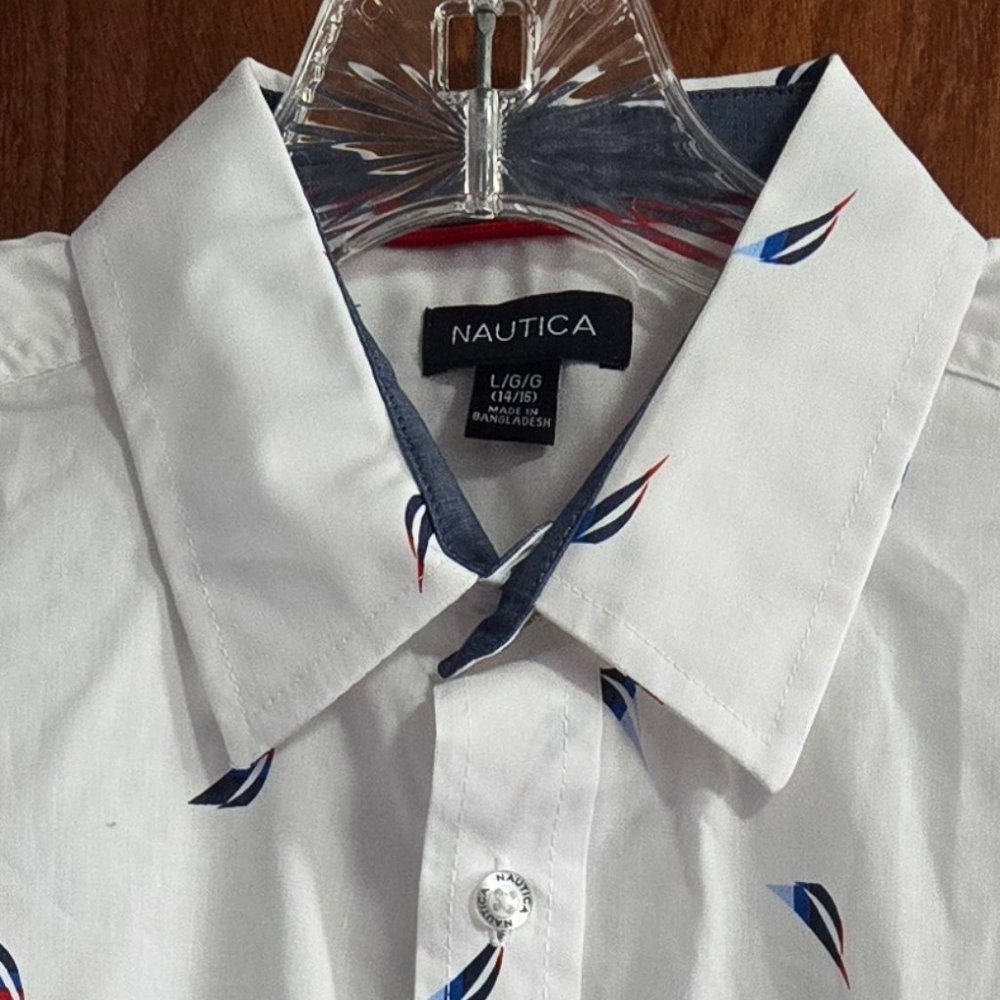 Nautica Boys short sleeve dress shirt, never worn